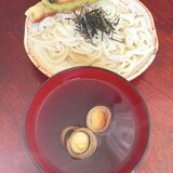 竹輪とウドの穂先の天ぷらの盛りうどん。